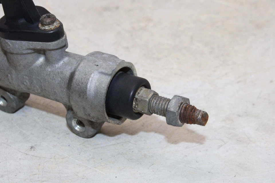 2000 Honda CBR900RR OEM REAR BACK BRAKE MASTER CYLINDER - Image 2 of 4