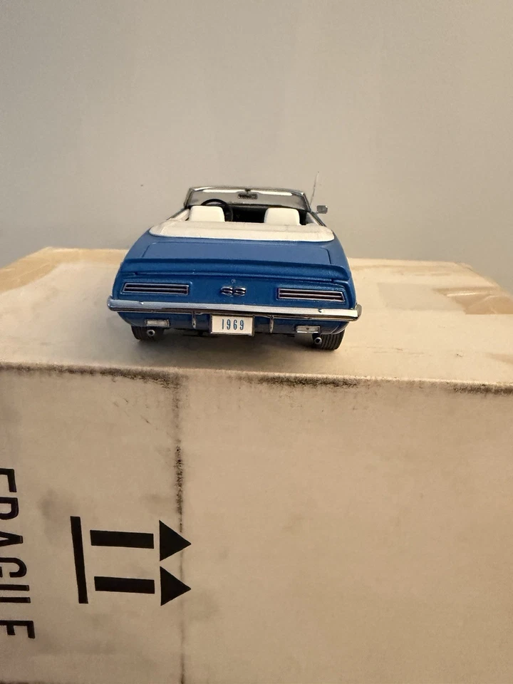 Chevrolet Camaro 1969 convertible Danbury como nuevo azul escala 1:24 Foto 4 de 4