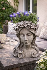 Pflanzgefäß Büste " Frauenkopf" Steinguss