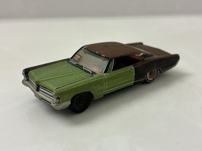 Johnny Lightning CUSTOM Barn Find 1965 Pontiac Catalina LOOSE