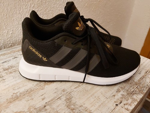 adidas**Originals*Swift Run*Damen Sneaker low* Schwarz Gold Gr. 40**US8 - Bild 4 von 9
