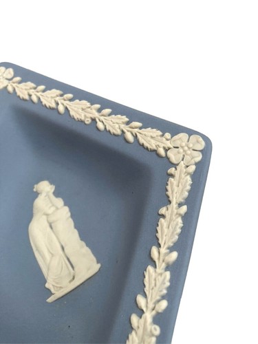 Vintage WEDGWOOD Cream On Blue JASPERWARE Trinket Dish DIAMOND Wedgewood TRAY - Imagen 2 de 4