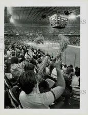 Press Photo Record Crowd Cheers Kansas City Comets Soccer Team at Kemper Arena