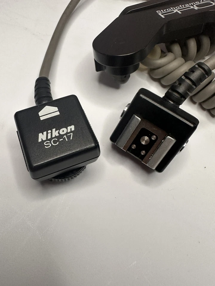 STROBOFRAME PRO-T Rotating Flash Bracket #310-810 + Nikon AF SC-17 ext sync cord - Image 4 of 4