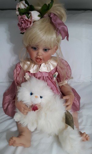 Oopsey Kitty Doll by FayZah Spanos Signed 26” Poseable Joints. Original Box - Picture 2 of 9