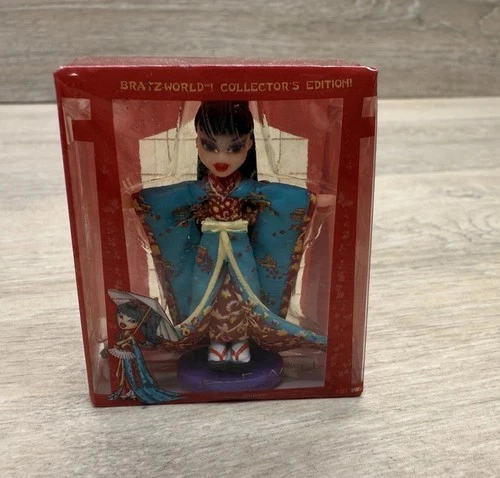 MGA Entertainment Mini Bratz World! Collector's Edition KUMI Tokyo Japan Doll