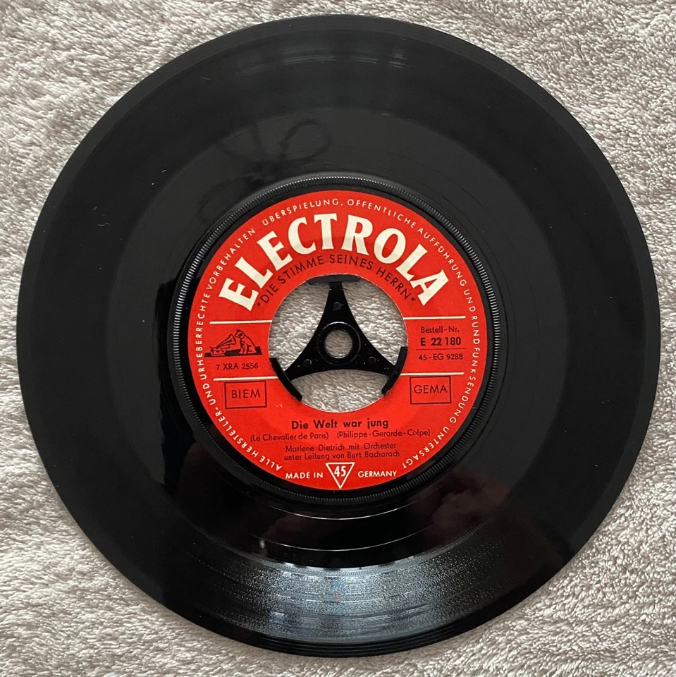 Marlene Dietrich – Sag Mir Wo Die Blumen Sind / Die Welt War Jung  7in  Record - Image 4 of 4