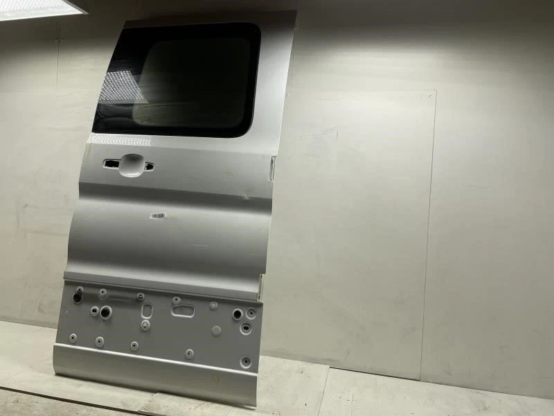 Ford Transit 150 XLT 2015 puerta trasera derecha del lado del pasajero carcasa Oxford blanca OEM+ Foto 2 de 4