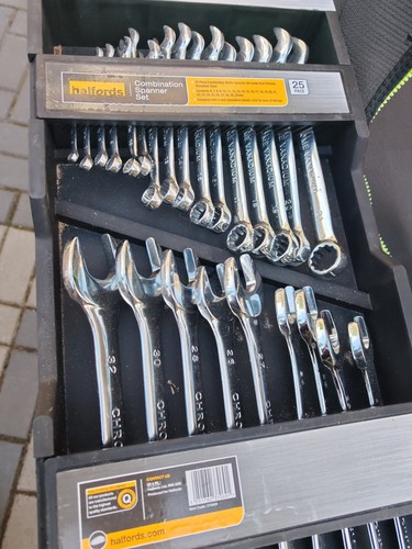 Halfords Combination Metric Spanner Set 25 Pieces 6-32mm - Picture 11 of 14