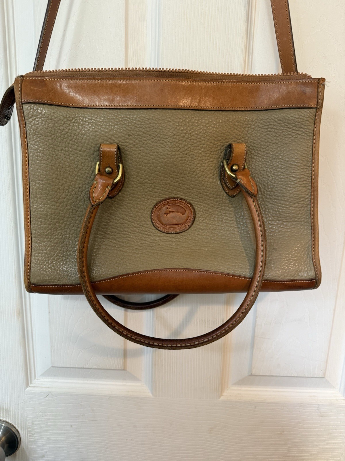 Dooney Bourke vintage  Women's Leather Purse With Crossbody Strap