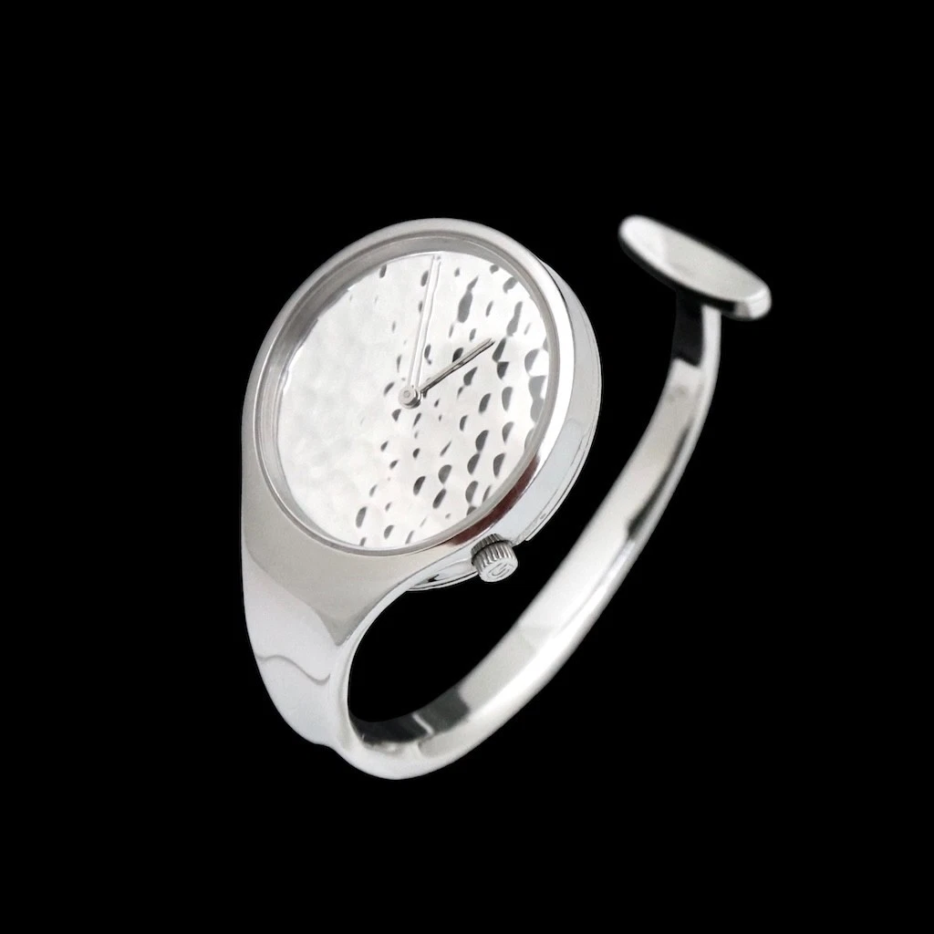 Georg Jensen. Vivianna Torun Bangle Watch VB226 - Hammered
