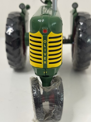 1/16 Spec Cast Oliver Super 77 Tractor With Narrow Front, 2004 Iowa FFA In BOX - Picture 15 of 22