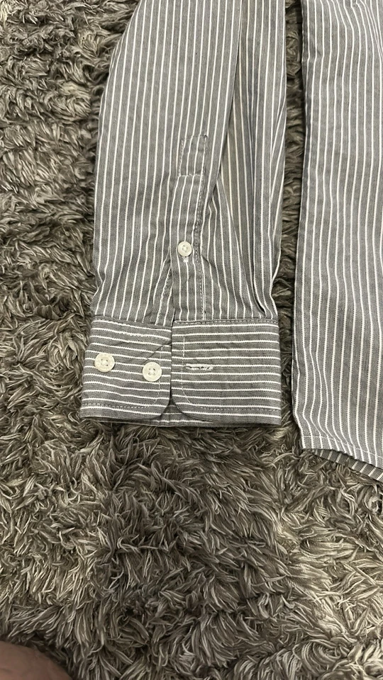 Kenneth Cole Reaction Gary Pin Stripe Men’s Button Down Shirt Size Small - Image 4 of 4