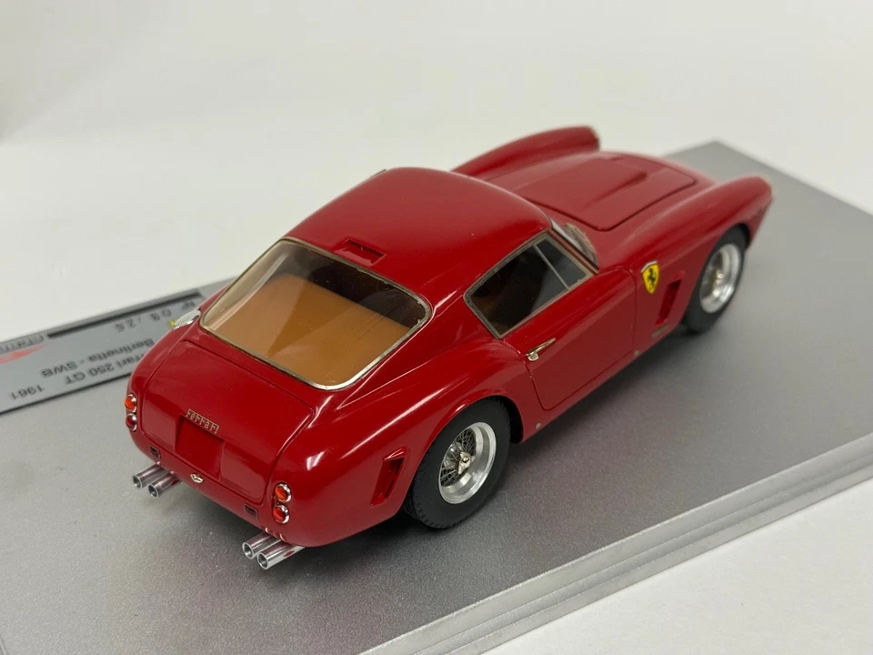 1/24 Tecnomodel Ferrari 250 GT Lusso SWB in Rosso Corsa red 25 pieces ABG169 - Image 4 of 4