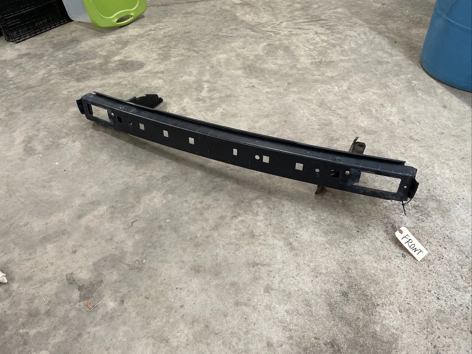 VOLKSWAGEN JETTA 1987 GOLF PARACHOQUES DELANTERO BARRA DE REFUERZO HAZ DE IMPACTO FABRICANTE DE EQUIPOS ORIGINALES Foto 2 de 4