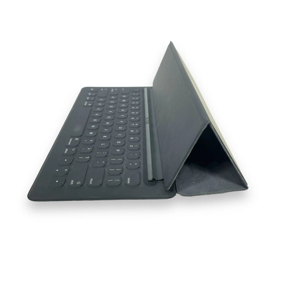 Apple Smart Keyboard A1636 for 12.9"iPad Pro 1st/2nd Generation VGC (MJYR2LL/A) - Image 3 of 4