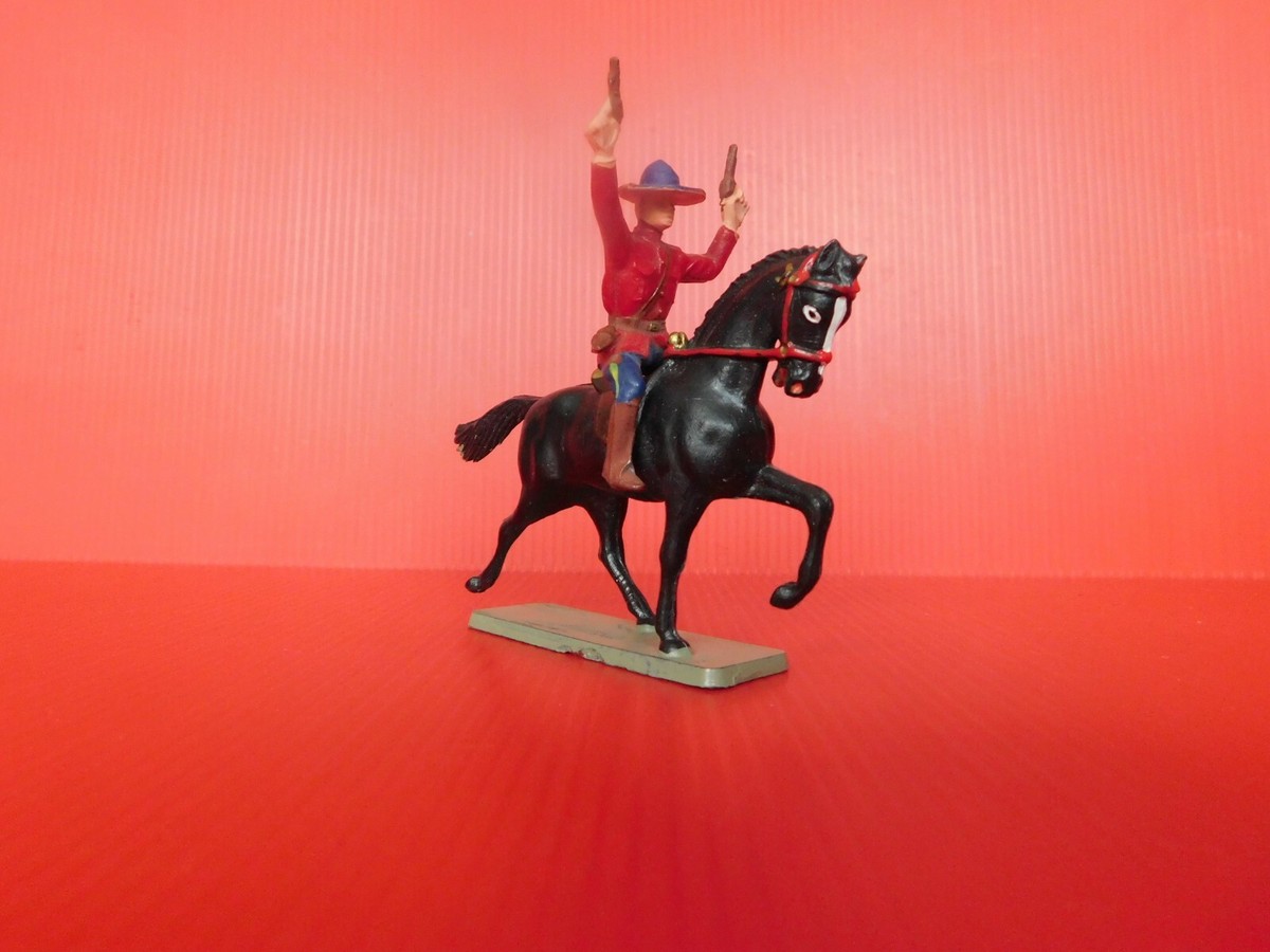 Starlux Anciens - Police Montée, Série Chapeaux Collés/ivoirines - Diorama