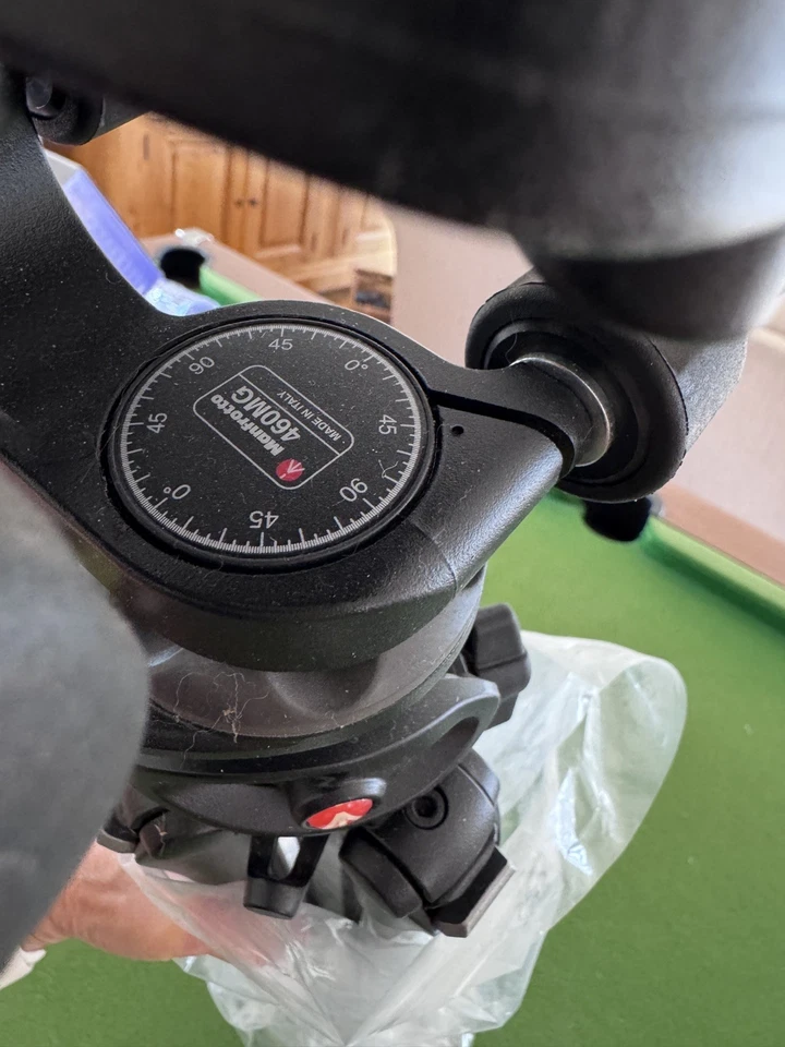 New Manfrotto MT190CXPRO4 190 Carbon Fibre 4 Section Tripod - Image 3 of 4