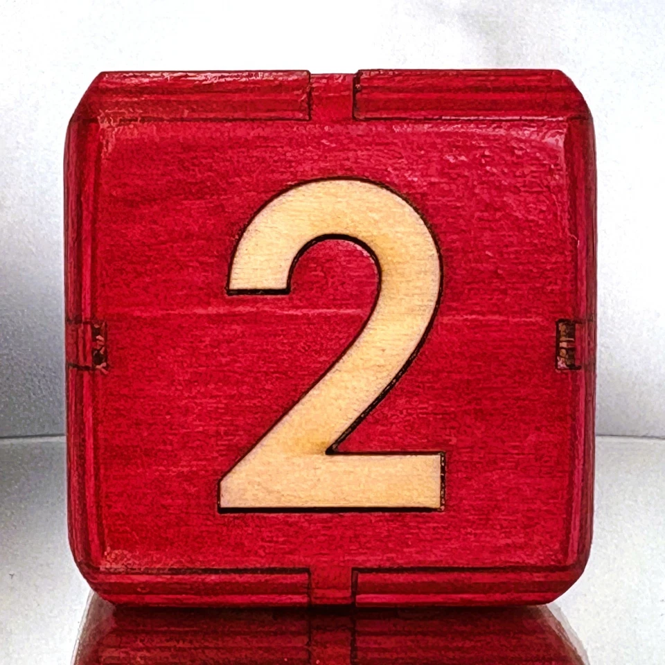 Festive Fortune - Carved Christmas Magic - Backgammon Doubling Cube 36mm - Image 2 of 4