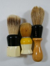 3 VINTAGE SHAVING BRUSHES, 1 MADE RITE BADGER, 2 NO MARKINGS