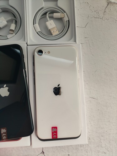 Apple iPhone SE (2022) - 64 GB - Midnight (Unlocked) - Afbeelding 22 van 58