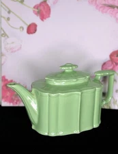 Vintage Hall Art Deco  Tea Pot (Benjamin) Celadon Green 1940’s 💚 Rare Excellent