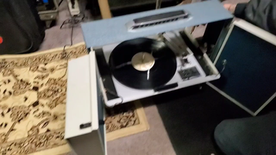 Vintage 1960s RCA Victor Portable Record Player -- PLZ READ DESC