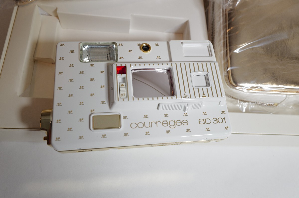 NEW in box Minolta Courrèges vintage Disc Camera ac301 white/gold