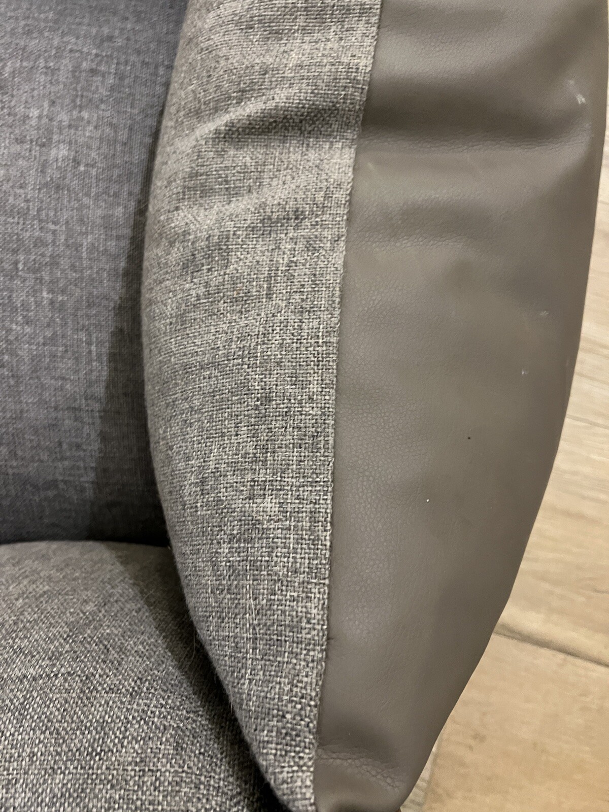 More XL Dog Bed, 120x80x30cm, Inner 95x75cm. Like New, Removable