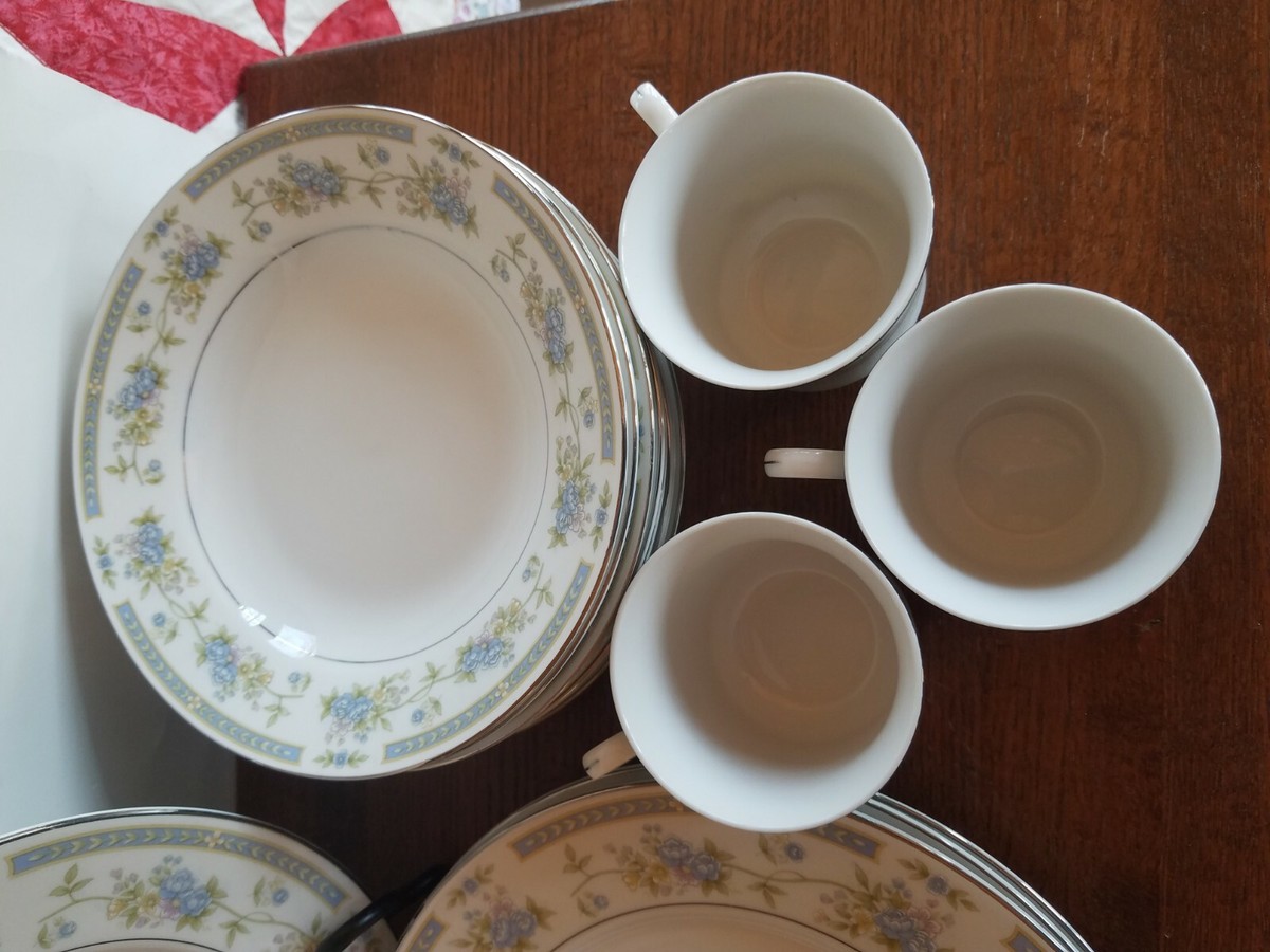 23 Pieces Rare Vintage Barclay 8389 SANGO Fine China Plates Bowls