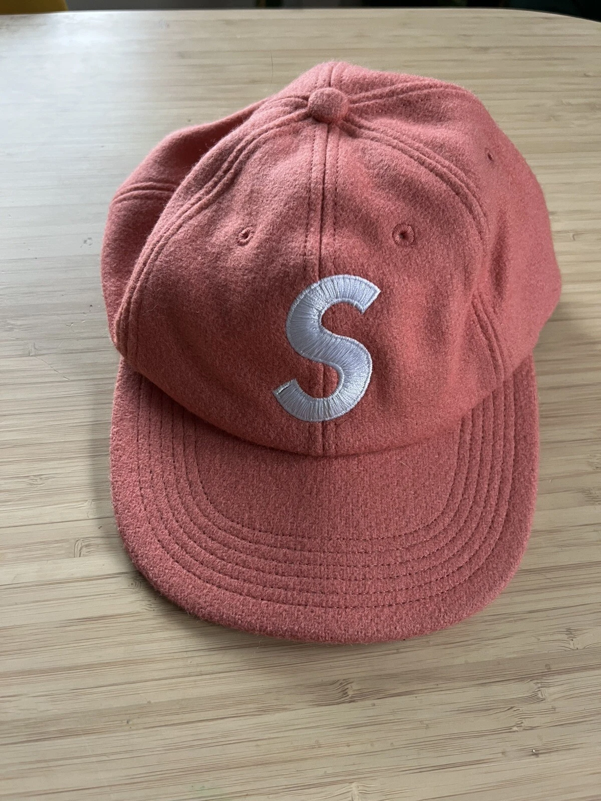 Chapeau Supreme laine 6 panneaux logo S rose foncé FW17
