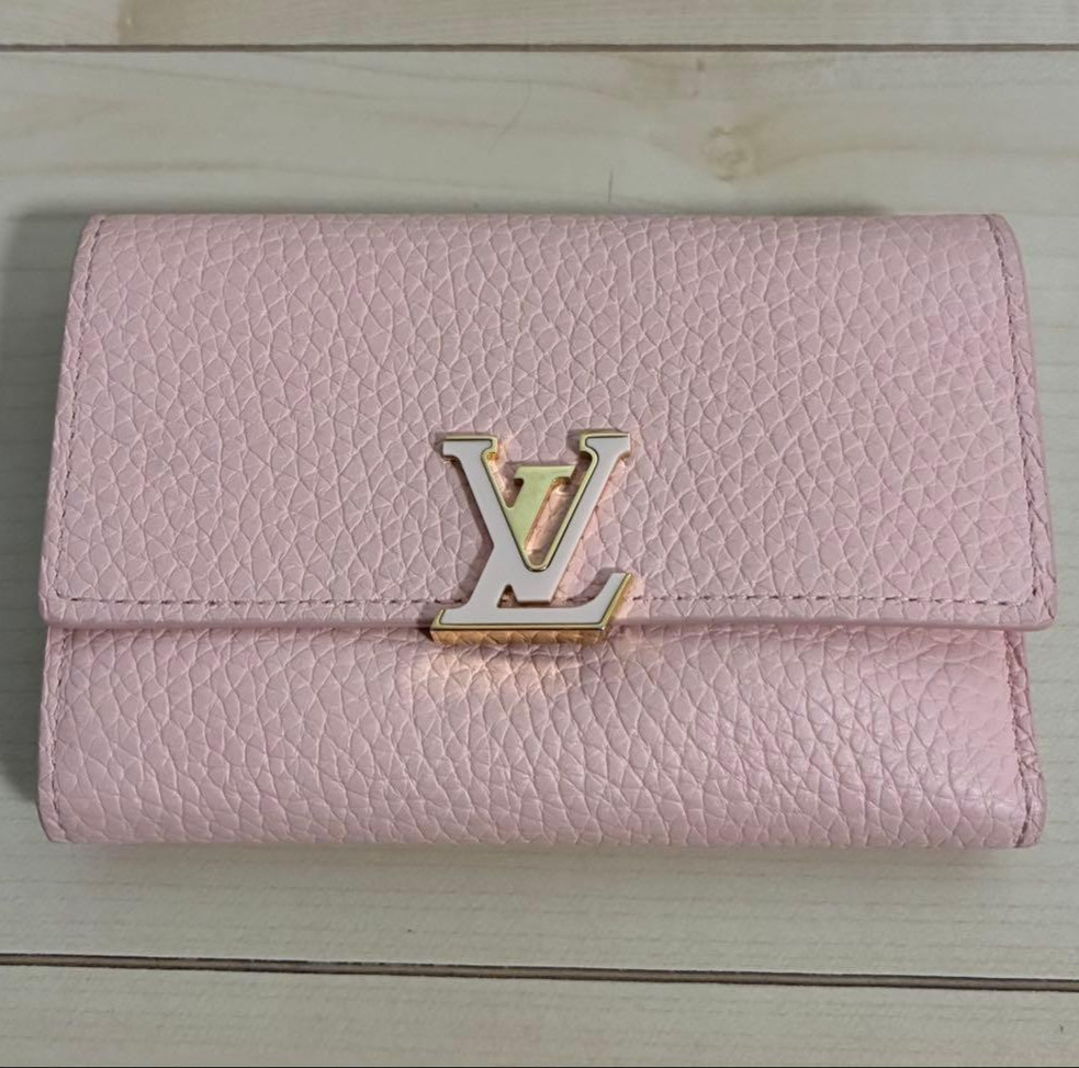 Louis Vuitton Portefeuille Capucines Compact Wallet Pink Used from Japan