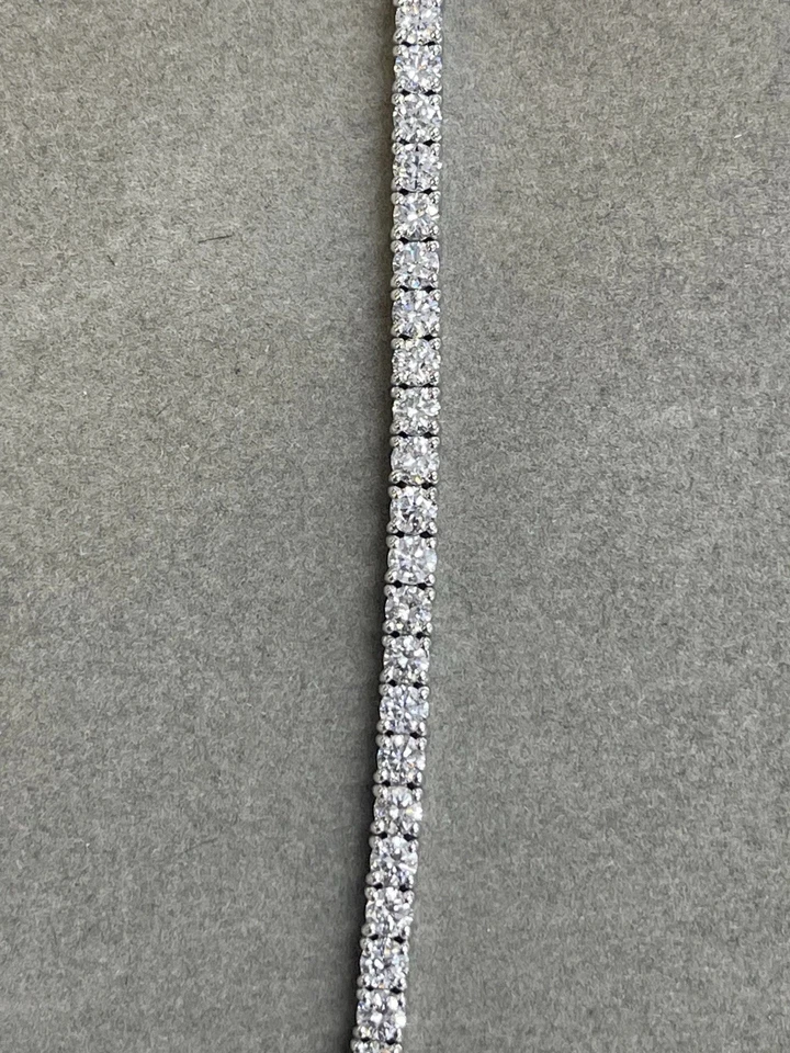 Brazalete de tenis de diamantes naturales de 6,00 quilates. Oro blanco 14k. 7 pulgadas. 4 puntas Foto 2 de 4