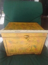 💥VTG Metal Treasure Trunk Chest Embossed Elephant & Palm Trees W/ handles 13x10