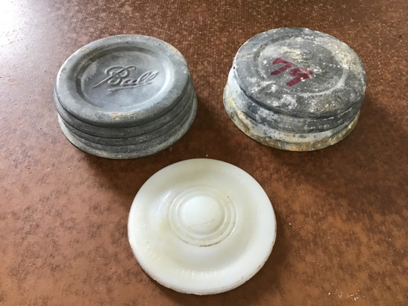 Ball Zinc Lids with Porcelain Lining ~ 1 Extra Lining ~ Decoration, Crafts