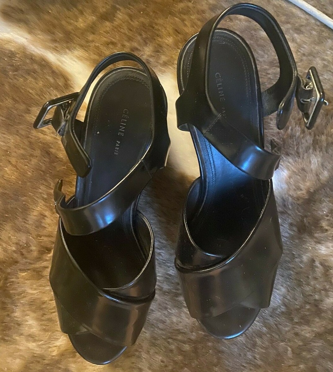 CELINE Phoebe Philo $950 Black Patent Leather Strap Wood CELINE Phoebe Philo $950 Black Patent Leather Strap Wood