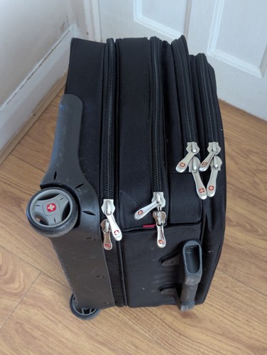 Swiss Gear by Wenger Overnight Laptop Suitcase Bag Travel Bag Luggage 2 Wheel - 第 8/24 張圖片