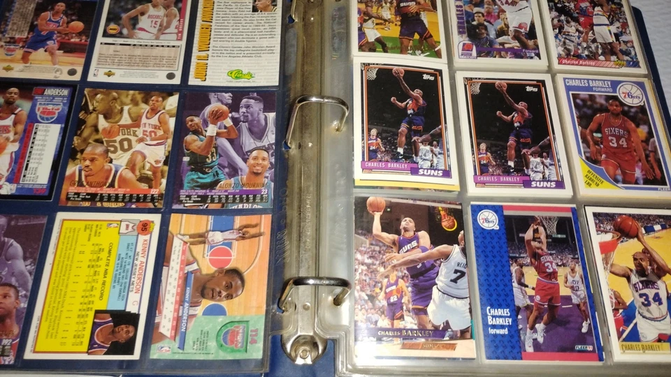 Album Binder And Card Lot 250+ Vintage Late 80s Early 90s NBA Basketball CARDS  - Image 4 of 4