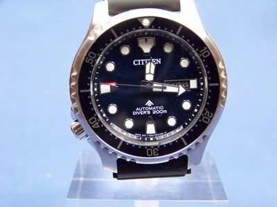 Ich biete eine nur 2x getragene Citizen  Automatik Divers  Damen und Herrenuhr