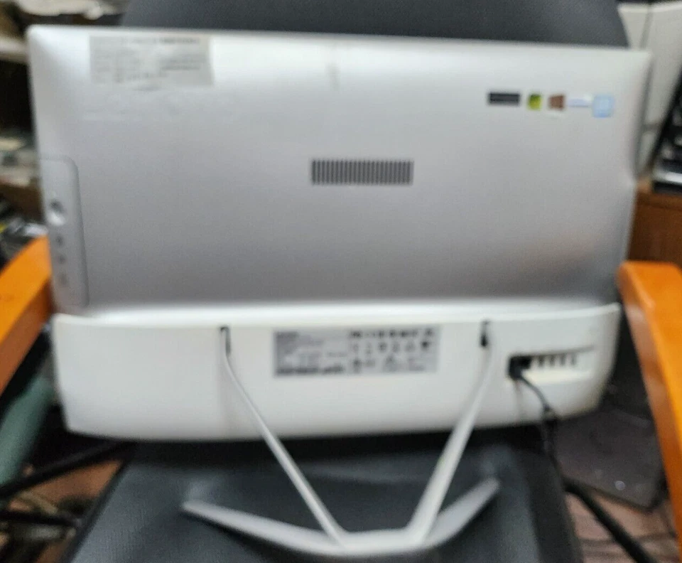 Lenovo All in One AIO 300-23ISU i5-6500 CPU, 2TB, 8GB Memory 23" PC w/Power Adap - Image 4 of 4