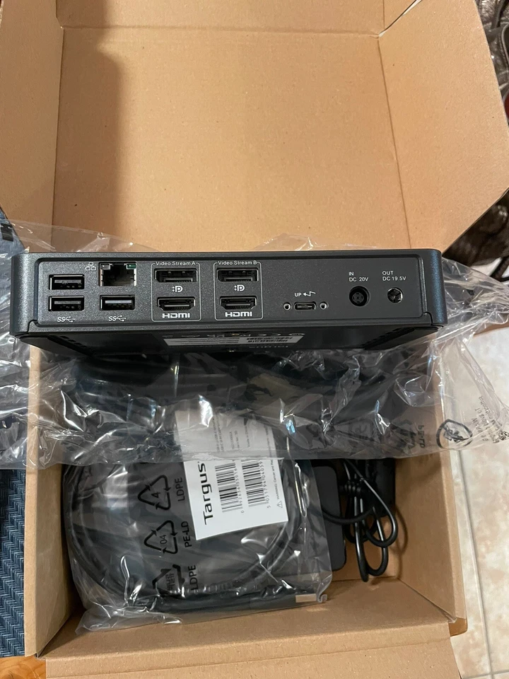 Targus USB-C Universal DV4K Docking Station 100W DOCK182GLZ-40 Dual Display - Image 2 of 4