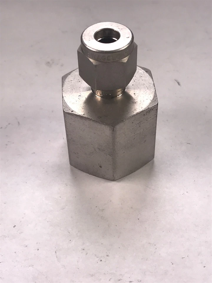 Lot 8 Stainless Swagelok 1/4" Tube x 1/2" Female NPT Connector New O1 - Image 2 of 3