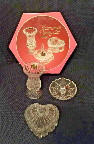 Vintage 1980's Crystal Romance Vanity Set 3 Pieces -Ring Holder, Heart Box, Vase - Picture 3 of 10