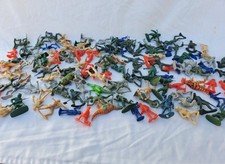 Army Soldiers Lot of 126 - Army Military Toy Mini Figures 2" Soldiers - plastic