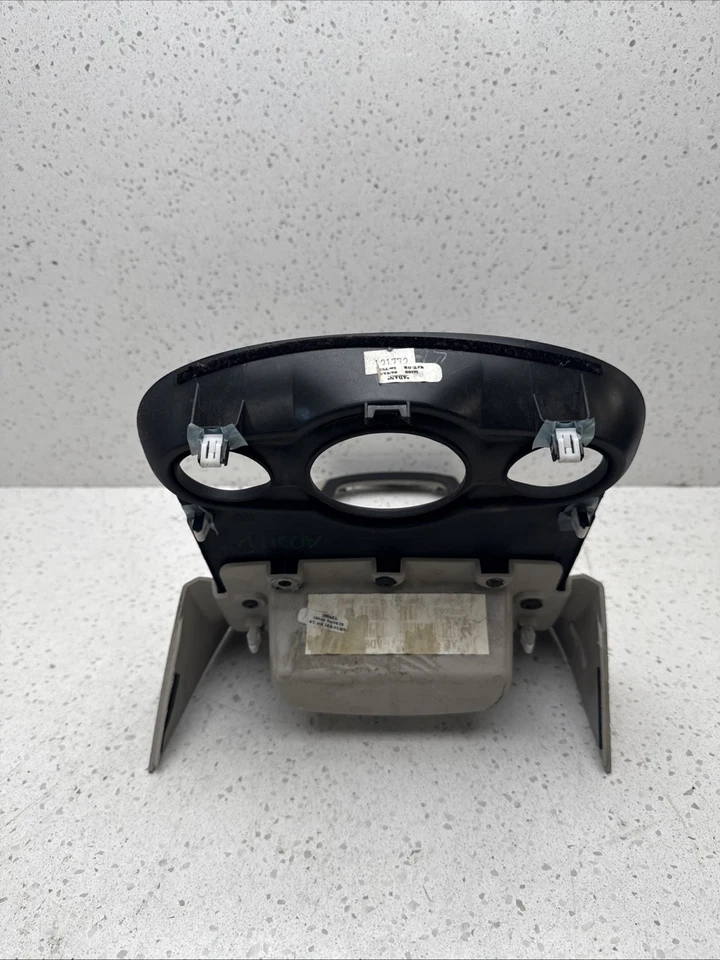 2012 Ford Fiesta Sedan Center Console Shifter Bezel AE83-18D422-AD31TB - Imagem 3 de 4