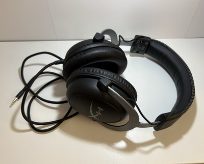 HyperX Headset + Razer Headset RGB Stand