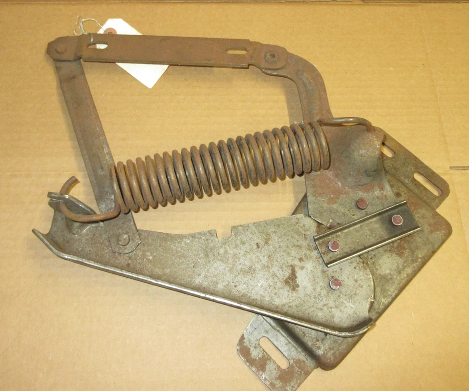 Dobradiça do capô direito Mopar 4087948 1984-1993 a maioria dos Dodge Trucks D, W100-200-300, novo na caixa - Imagem 3 de 4