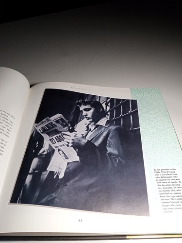 Elvis Presley - Elvis His Life And Music - Book 176 Pages Color / B/W 1994 Exc - Picture 4 of 8