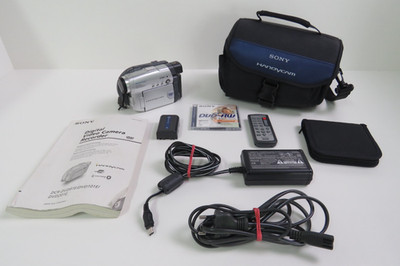 Sony DCR-DVD201E Handycam Camcorder- Super Steady Shot - DVD + Zubehör - Top !
