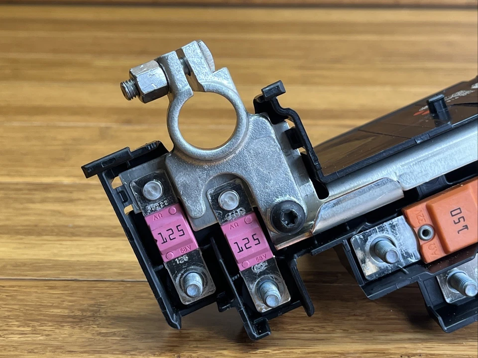 Caja de fusibles de batería Audi S3 2022-2024 relé enchufe de alimentación 7T0-915-459 OEM Foto 3 de 4